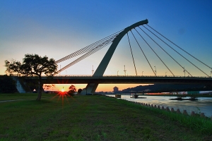 夜之色溫大直橋