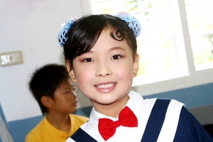 喔.喔.喔...妳是爸爸的花朵