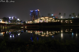 快變芭樂景點的秋紅谷 (一張流~)