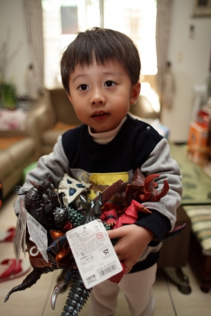新春之在家自娛,娛小孩