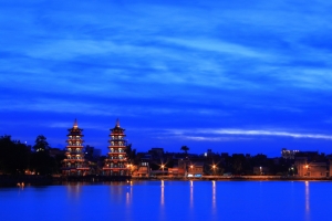 高雄風景_左營春秋閣的夜景