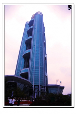 走进华西龙希国际大酒店