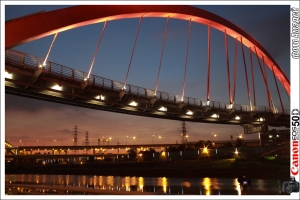 趁熱貼 - 松山彩虹橋