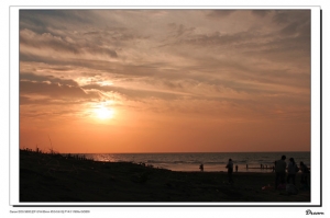 火紅的夕陽-新月沙灣