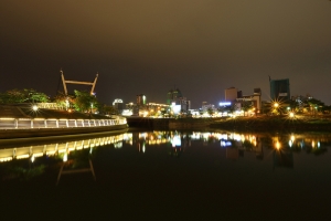 高雄出差，愛河之心第一次練拍^^