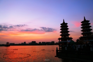 [1張] 7/18 蓮池潭日出....