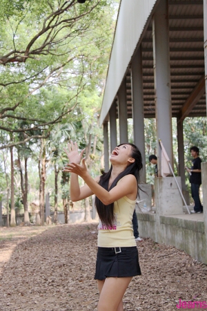 ▲你有種這樣做嗎▼紅圈鏡飛高高