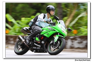[喵喵爸-開箱]小三綠妖精首航(Kawasaki Ninja 250R 小忍者)