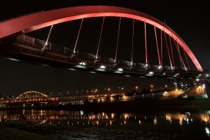 沒有倒影的彩虹橋