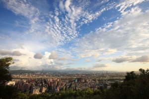 颱風前夕的劍南山—首拍