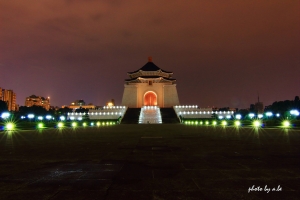 好熱鬧的自由廣場
